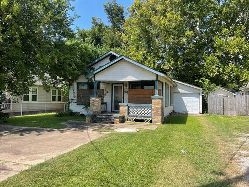 202 S Magnolia St, Highlands, TX, 77562-3756 | Card Image