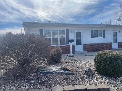 116 N 14th St, Wood River, IL, 62095-1802 | Card Image