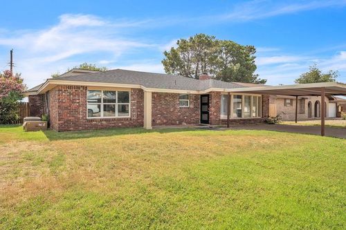 1429 Bandera Dr, Roscoe, TX, 79545-3501 | Card Image