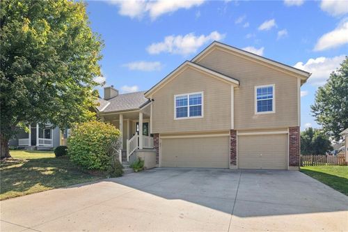 1310 Nw Sycamore Dr, Grain Valley, MO, 64029-8387 | Card Image