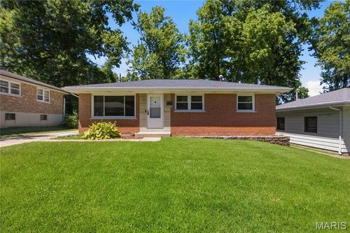 8817 Mcnulty Dr, Saint Louis, MO, 63114-4145 | Card Image