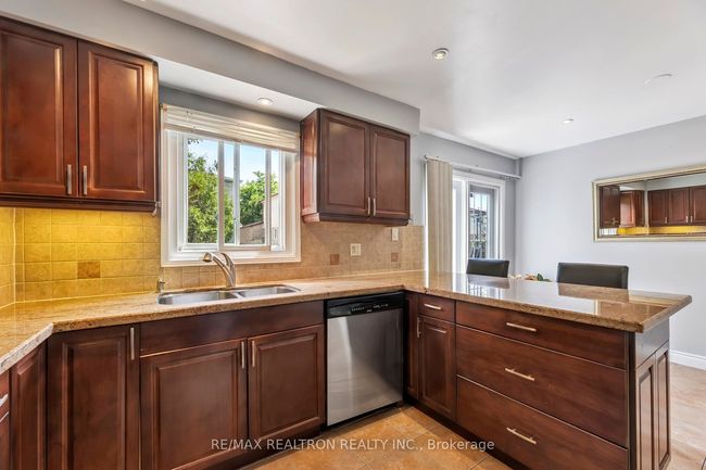 6 Gardiner Dr, House other with 6 bedrooms, 4 bathrooms and 2 parking in Ajax ON | Image 13