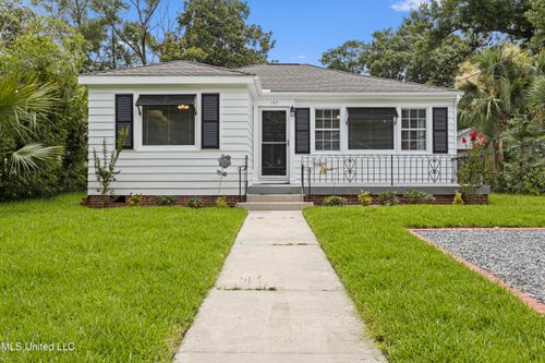 157 Saint Charles Ave, Biloxi, MS, 39530-3324 | Card Image