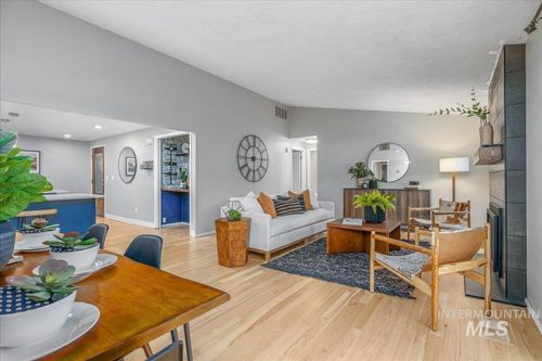 387 W Pickerell Ct, Boise, ID, 83706-5245 | Card Image