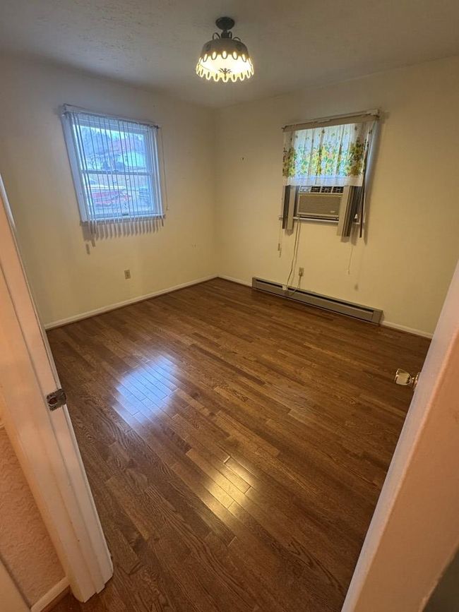 573 Cresswood Dr, House other with 3 bedrooms, 2 bathrooms and 1 parking in Richlands VA | Image 8