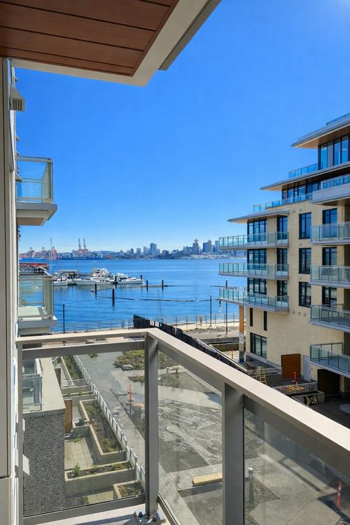 425-755 Harbourside Dr, North Vancouver, BC, V7P0G1 | Card Image