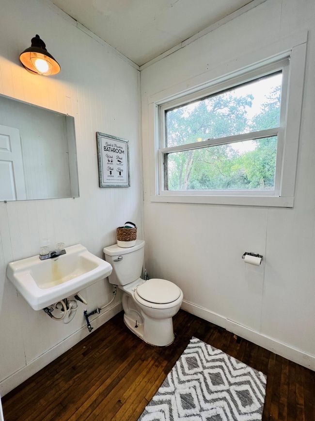 Bathroom | Image 22