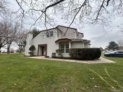 5 Norfolk Ct, Coram, NY, 11727-1636 | Card Image