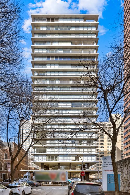 1301-1302-320 W Oakdale Ave, Chicago, IL, 60657-5619 | Card Image