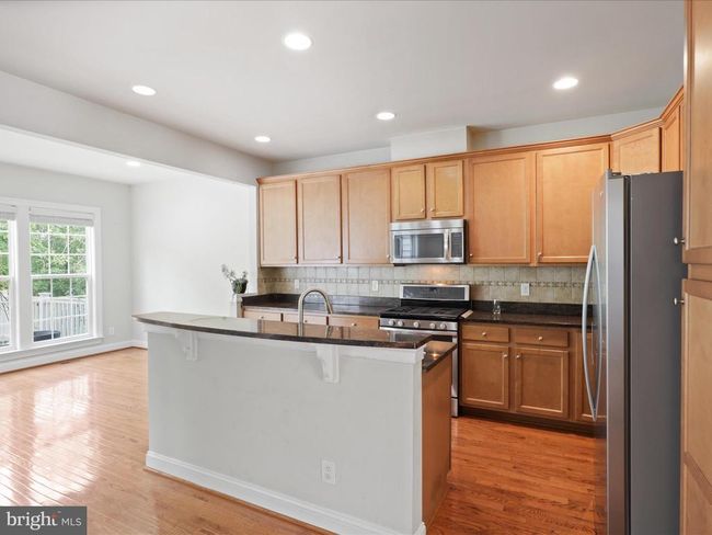 25486 Hopton House Ter, Townhouse with 3 bedrooms, 4 bathrooms and null parking in CHANTILLY VA | Image 5