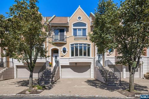 121 Winding Crk, Old Tappan, NJ, 07675-7315 | Card Image