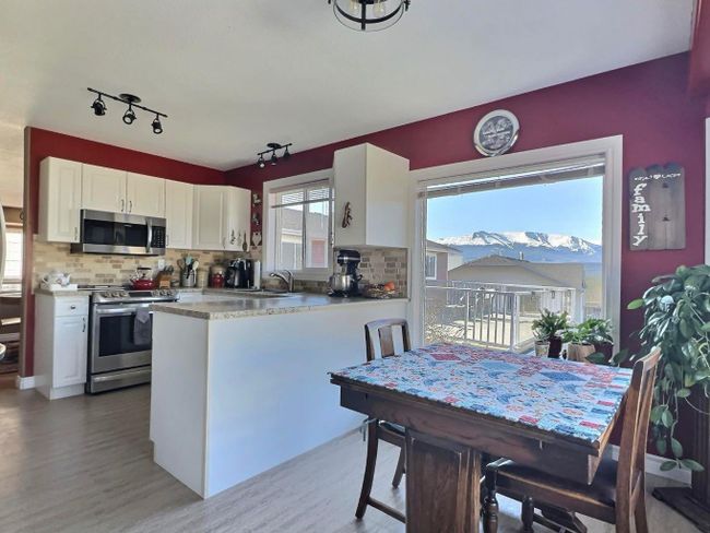9332 Stern Crescent, Home with 5 bedrooms, 3 bathrooms and 2 parking in Grande Cache AB | Image 8