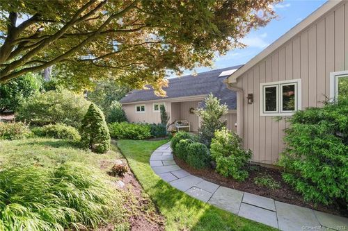 12 Signal Ln, Westport, CT, 06880-6237 | Card Image
