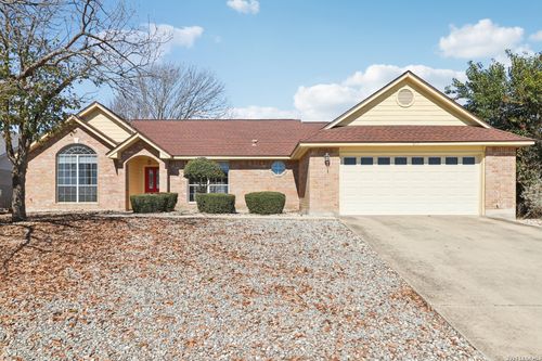 632 Oak Valley Dr, Kerrville, TX, 78028-6617 | Card Image