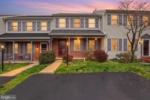 780 Robin Hill Cir, YORK, PA, 17404-8448 | Card Image