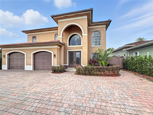 9751 Sw 35th St, Miami, FL, 33165-4015 | Card Image