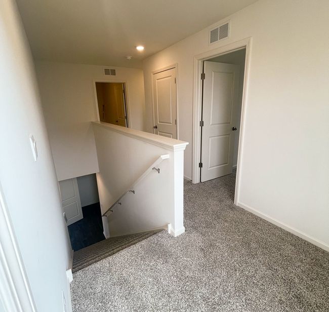 8 International Way, House other with 3 bedrooms, 3 bathrooms and 2 parking in Joliet IL | Image 8