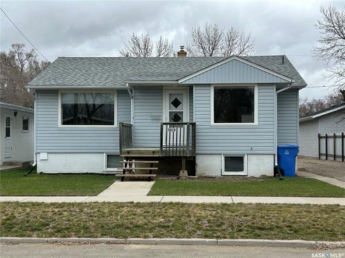 1809 2nd St, Estevan, SK, S4A0N4 | Card Image