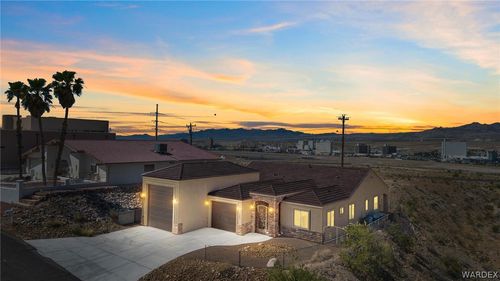 553 Locust Ct, Bullhead City, AZ, 86429-7105 | Card Image