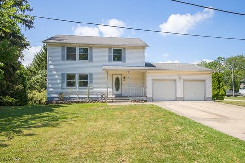 17328 Fetzer Dr, Strongsville, OH, 44149-5949 | Card Image