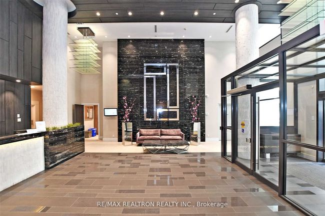 SE617 - 9199 Yonge St, Condo with 3 bedrooms, 2 bathrooms and 1 parking in Richmond Hill ON | Image 4