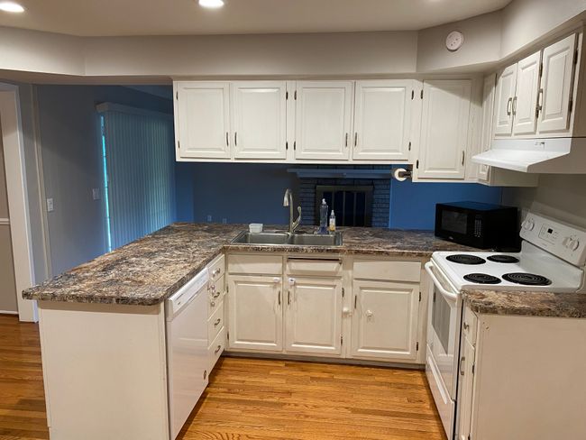 2826 Rhodes Dr, House other with 3 bedrooms, 2 bathrooms and null parking in Troy MI | Image 6