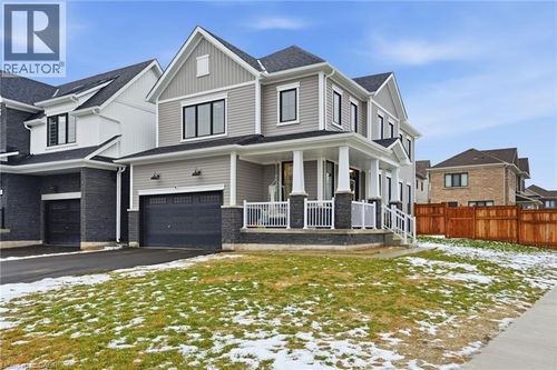 8 Downriver Drive, Niagara Falls, ON, L3B0M5 | Card Image