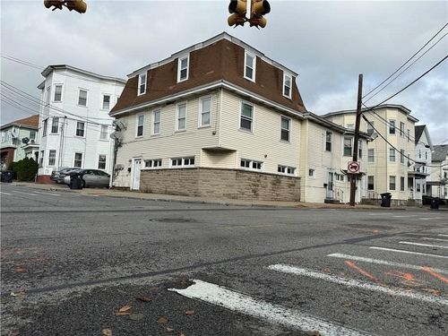 166 Division St, Pawtucket, RI, 02860-4334 | Card Image