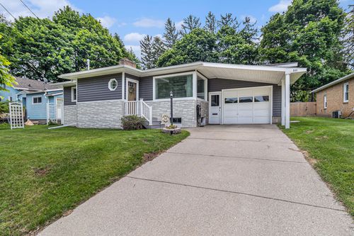 395 4th St, Manistee, MI, 49660-2944 | Card Image