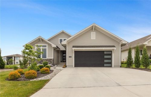 4101 W 158th St, Overland Park, KS, 66224-4008 | Card Image