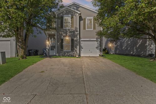 1254 Kenwood Dr, Greenwood, IN, 46143-7957 | Card Image