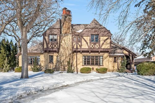 126 W 2nd St, Blue Earth, MN, 56013-1201 | Card Image