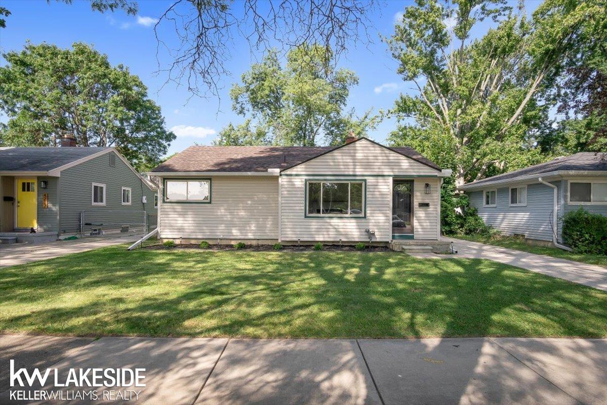 Crooks Rd, Royal Oak, MI 48073