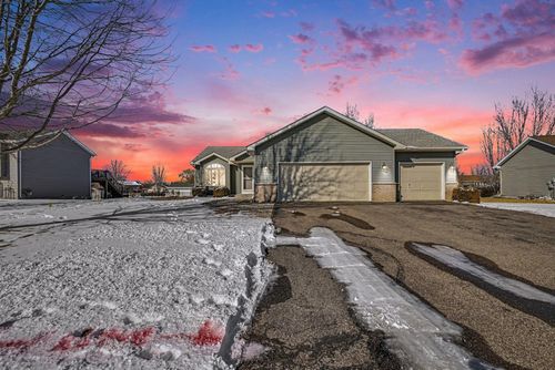920 Sunrise Ln, Belle Plaine, MN, 56011-3108 | Card Image