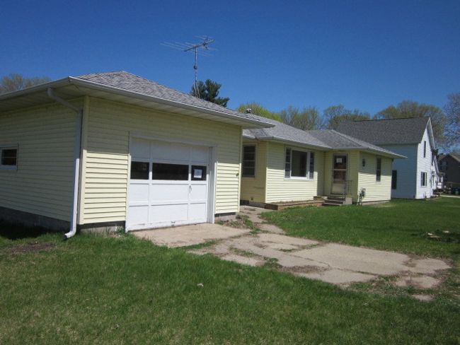 1134 W Main St, House other with 2 bedrooms, 1 bathrooms and 1 parking in THOMSON IL | Image 18