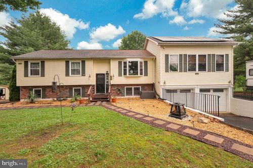 8908 Jennings Ln, Spotsylvania, VA, 22551-3420 | Card Image