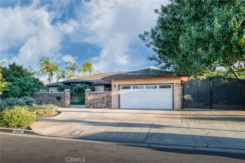 2515 E Los Altos Ave, Fresno, CA, 93710-4743 | Card Image