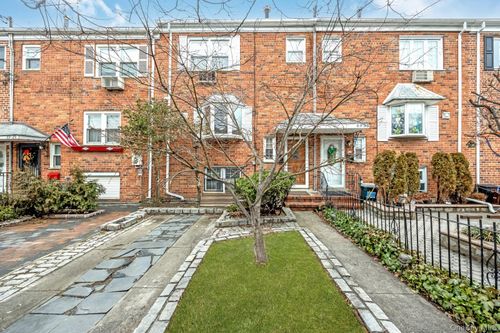 69-31 61st Rd, Middle Village, NY, 11379-1117 | Card Image