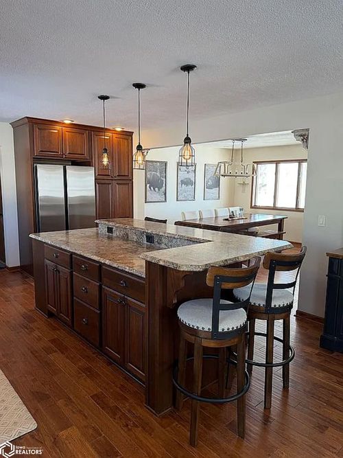 1182 Nettle Ave, Hampton, IA, 50441-7590 | Card Image