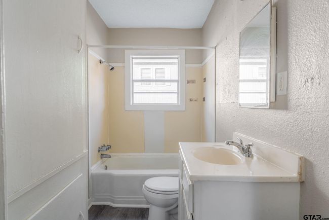 821 &amp; 827 Shaw (7 Units), Home with 0 bedrooms, 0 bathrooms and null parking in Tyler TX | Image 18