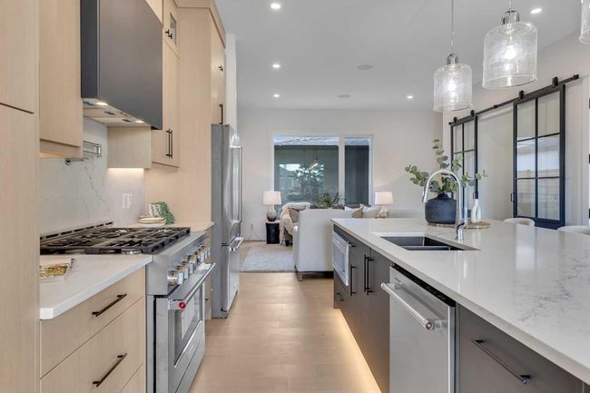42 Collingwood Place Nw, House other with 5 bedrooms, 4 bathrooms and 2 parking in Calgary AB | Image 11