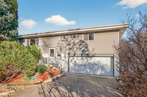 2241 Pennsylvania Ave S, Saint Louis Park, MN, 55426-2506 | Card Image