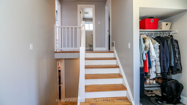 51 Christie Cres, House other with 4 bedrooms, 2 bathrooms and 4 parking in Barrie ON | Image 7