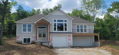 1604 Sw Stonewall Dr, Oak Grove, MO, 64075-6205 | Card Image