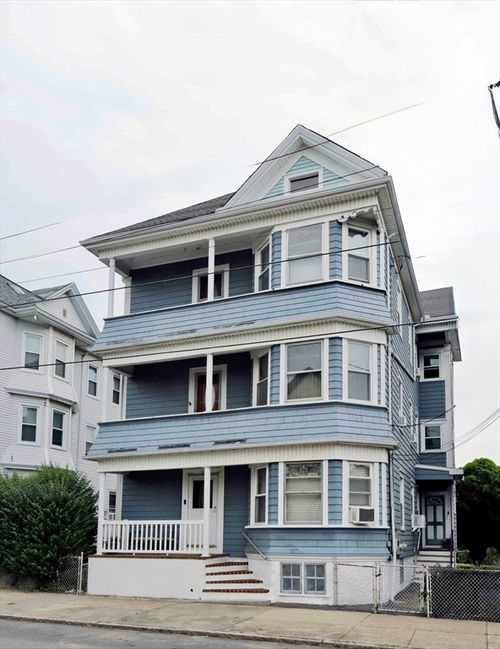 24 Briggs St, New Bedford, MA, 02740-7543 | Card Image