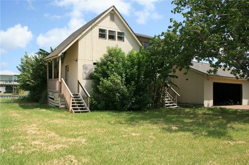 107 Canvasback Ln, Rockport, TX, 78382-9568 | Card Image