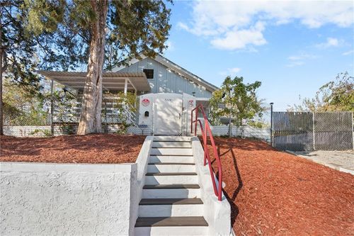 5226 E 28th Ter, Kansas City, MO, 64128-1411 | Card Image