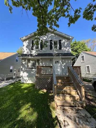 3068 Fort Park Boulevard, Home with 3 bedrooms, 1 bathrooms and null parking in Lincoln Park MI | Image 1