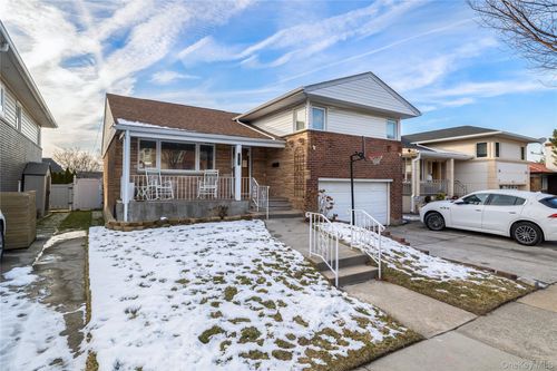 1352 145th Place, New York, NY, 11357 | Card Image