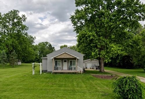 1255 Brabbs St, Burton, MI, 48509-1919 | Card Image
